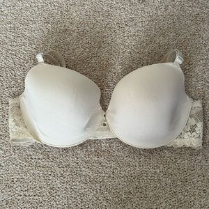 Victoria's Secret Angles IPEX bra, size 34DD in ivory